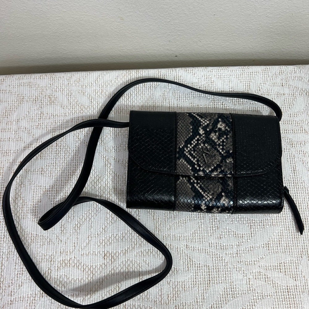 Nine West Black and Snake Print Boots with Bag - Picture 8 of 12